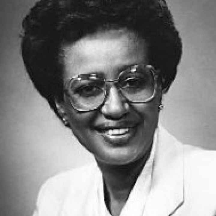 Black and white head shot of Jackie Washington