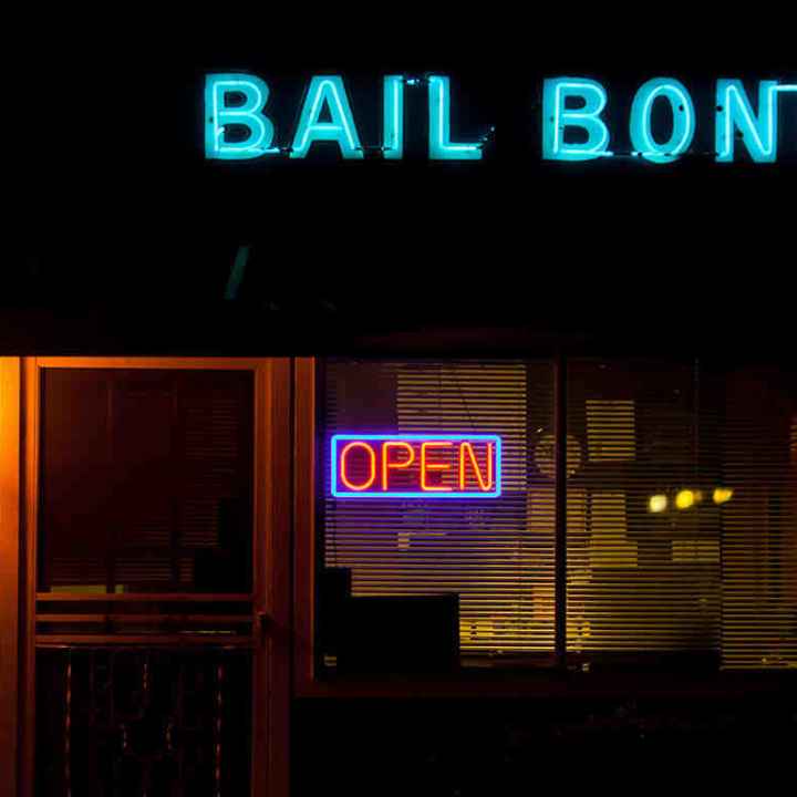 Image of bail bonds storefront